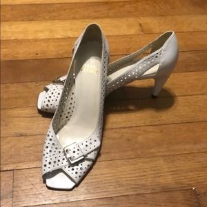 Like new! Stuart Weitzman white peep toe heels